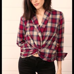 Heartloom plaid twist front top sz XS
